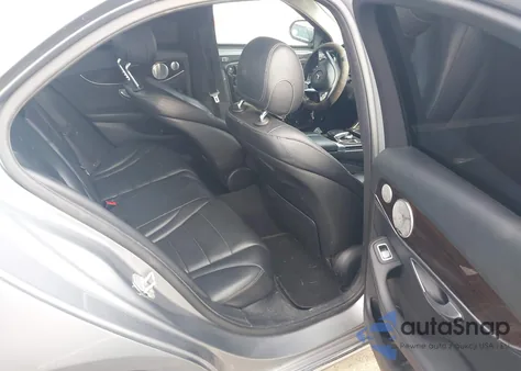 2015 Mercedes-Benz C 300 Luxury/Sport z USA, uszkodzony, nr VIN 55SWF4JB9FU044507